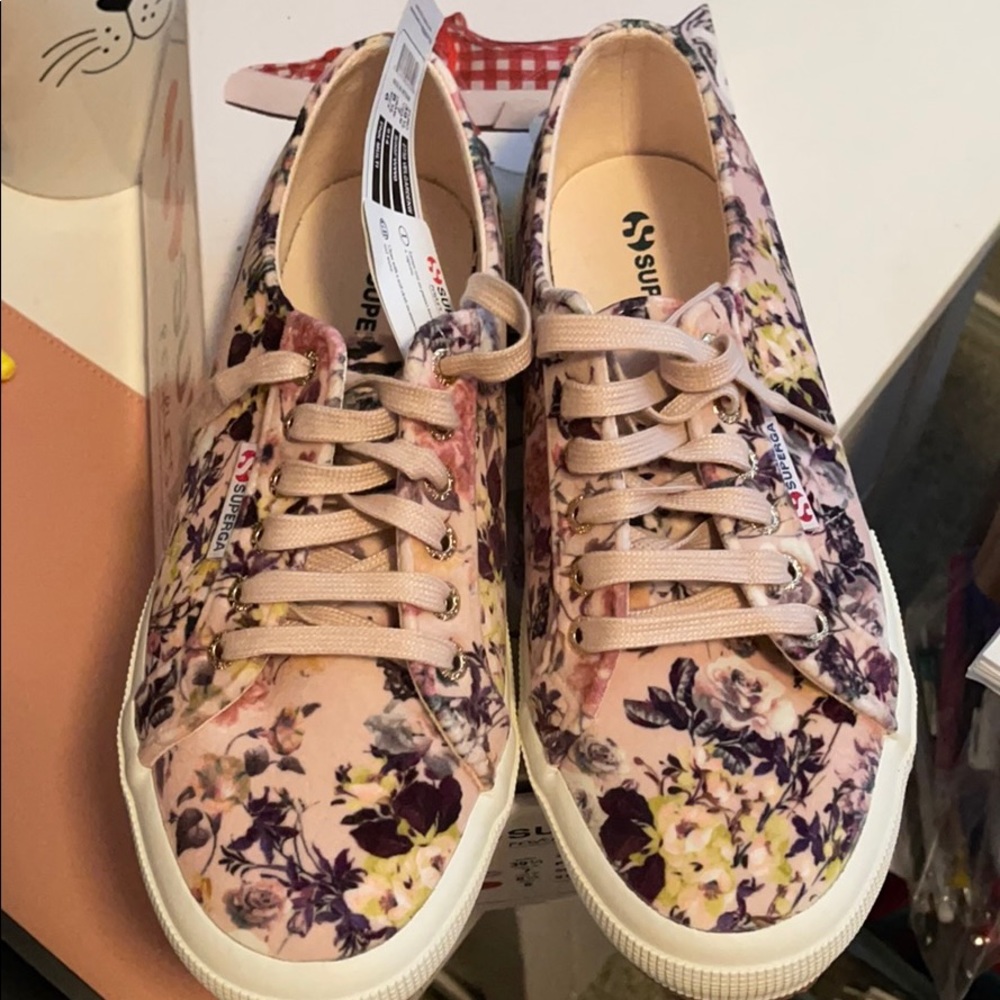 Brand new SUPERGA sneakers, size 8 1/2 US